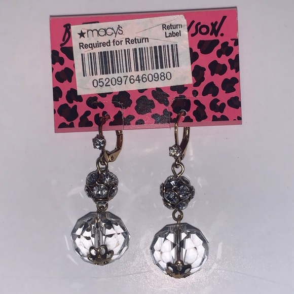 Betsey Johnson Earrings - Picture 1 of 3